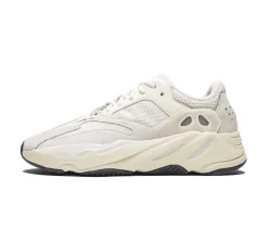 Adidas Yeezy Boost 700 - Analog