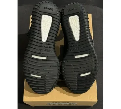Adidas Yeezy Boost 350 (42) - Pirate Black (USADO)