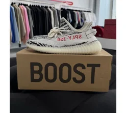 adidas Yeezy Boost 350 V2 Zebra (USADO) - 42 2/3