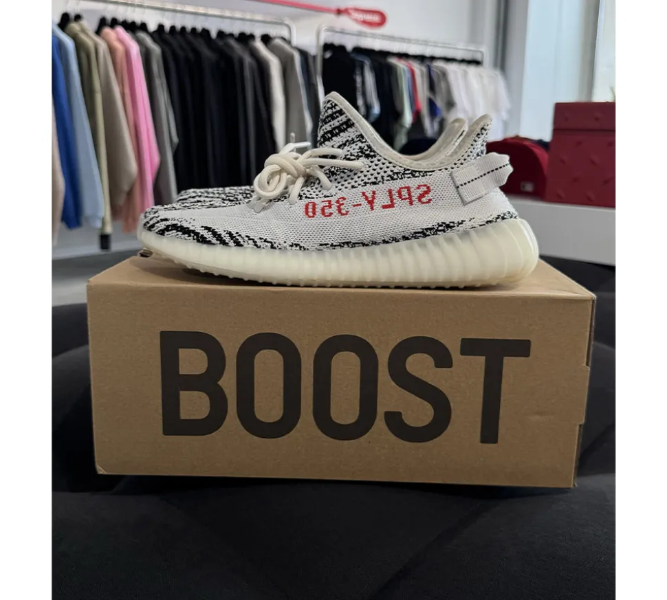 adidas Yeezy Boost 350 V2 Zebra (USADO) - 42 2/3