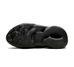 adidas Yeezy Foam RNR - Carbon