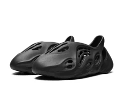 adidas Yeezy Foam RNR - Onyx