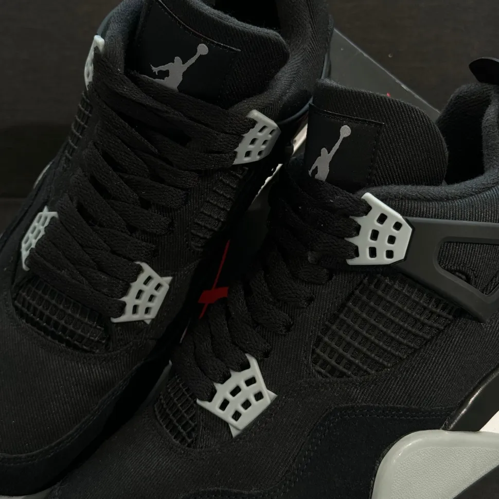 Jordan 4 Retro 42.5 - Black Canvas (USADO)