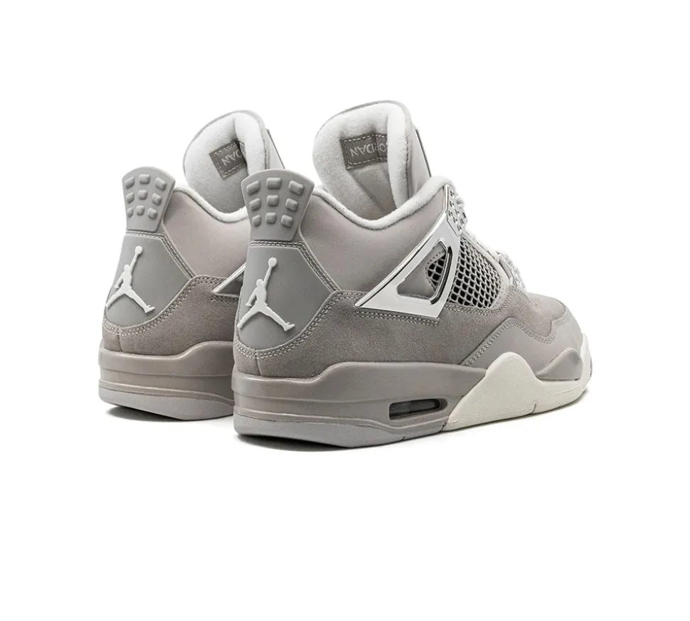 Jordan 4 - Retro Frozen Moments