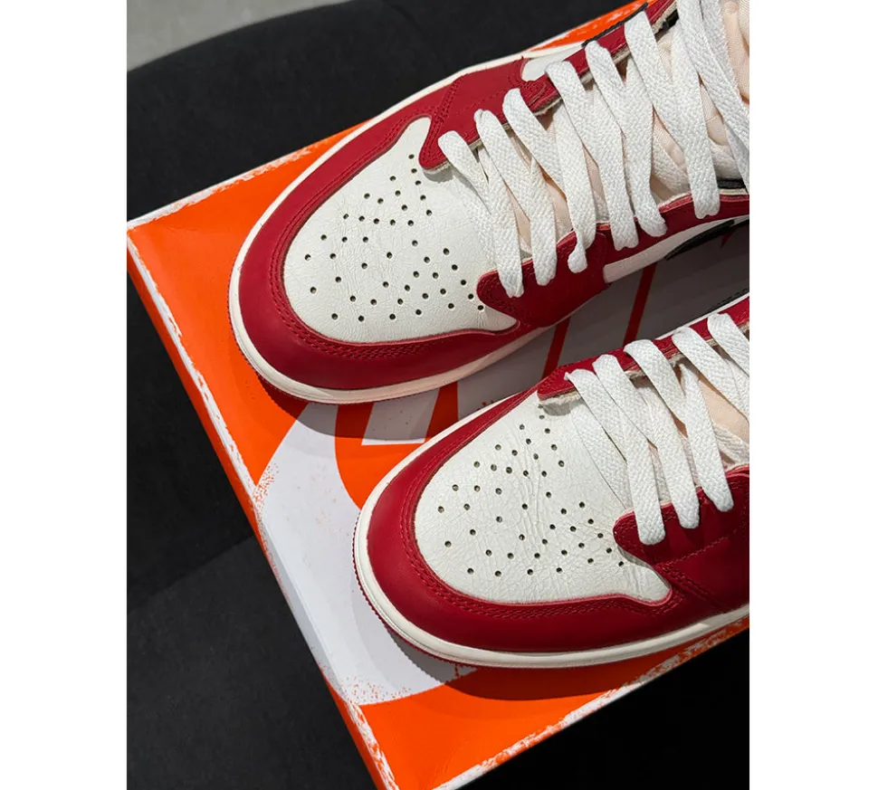 Jordan 1 Retro High OG (42.5) - Chicago Lost and Found (USADO)