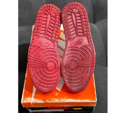 Jordan 1 Retro High OG (42.5) - Chicago Lost and Found (USADO)