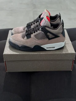 Jordan 4 Retro (43) - Taupe Haze (USADO)