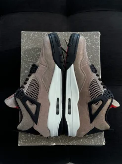 Jordan 4 Retro (43) - Taupe Haze (USADO)