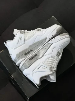 Jordan 4 Retro 42.5 - White Oreo (USADO, REPLACEMENT BOX)