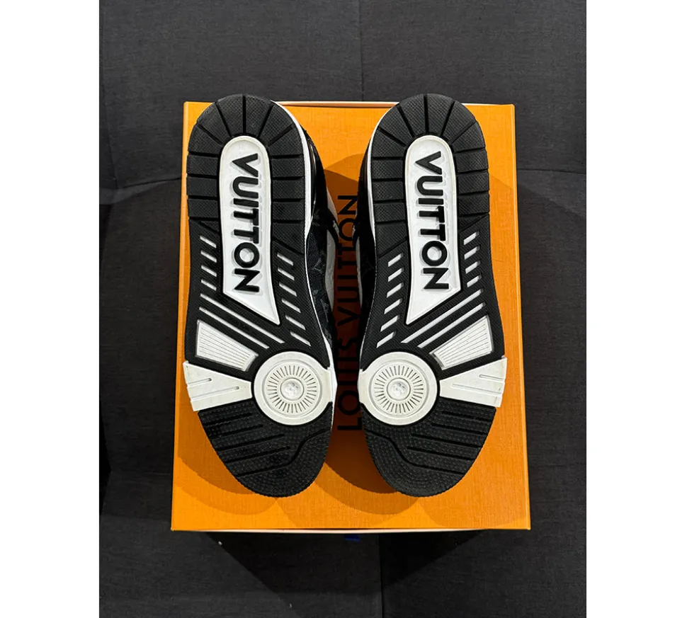 Louis Vuitton LV Trainer (44) - White Black (USADO)