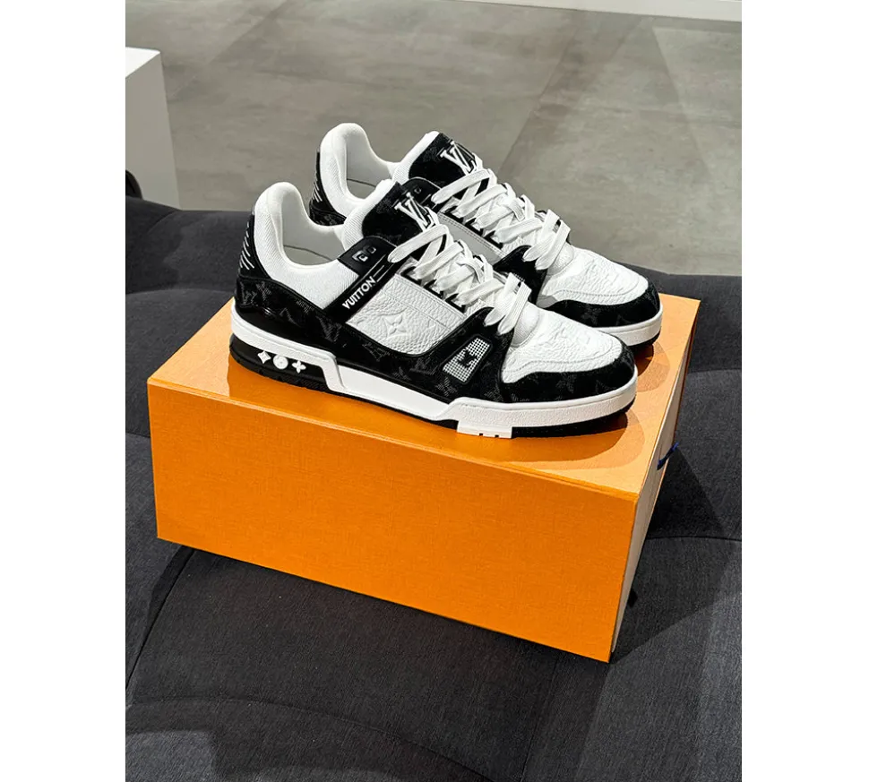 Louis Vuitton LV Trainer (44) - White Black (USADO)
