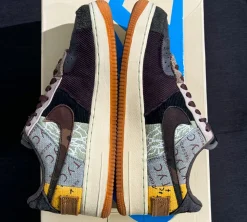 Nike Air Force 1 Low - Travis Scott Cactus Jack 42 - USADO