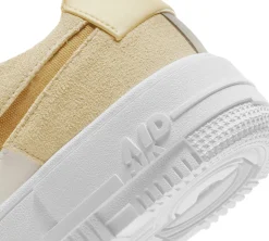 Nike Air Force 1 - Pixel Sail Coconut Milk