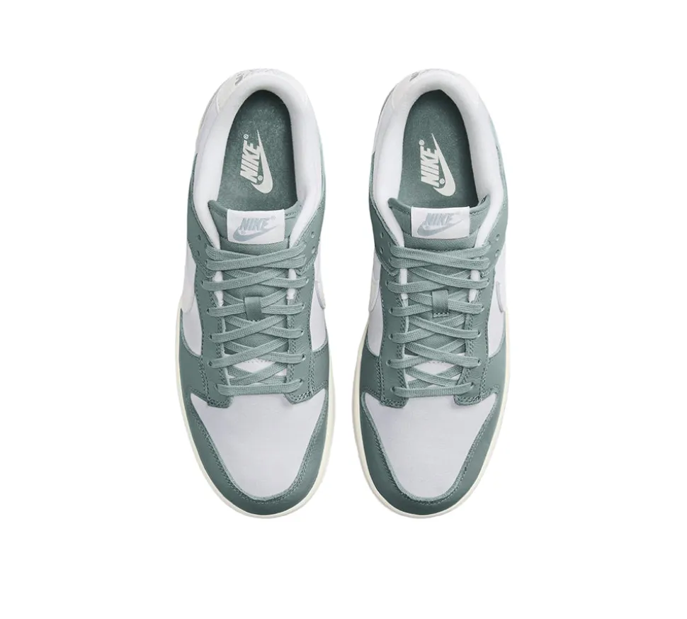 Nike Dunk Low - Mica Green