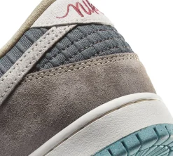 Nike SB Dunk Low - Big Money Savings