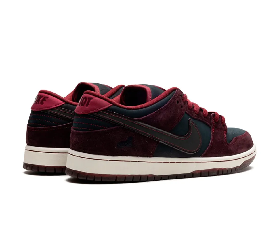 Nike SB Dunk Low - Riot Skateshop