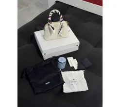 Prada Promenade mini Saffiano leather bag w/ printed silk twill scarf 55 - Chalk White (USADO)